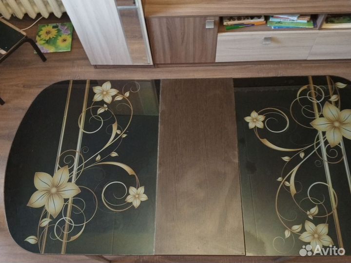 Кухонный стол стеклянный раскладной