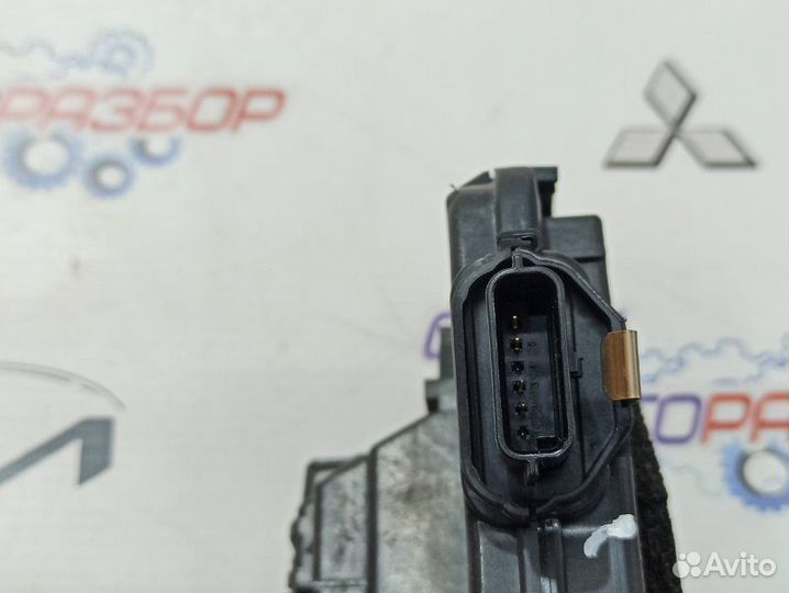 Замок боковой двери передний правый Renault Arkana