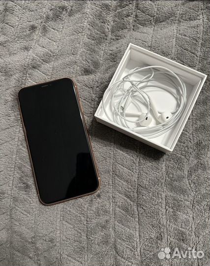 Телефон iPhone хр 128 гб