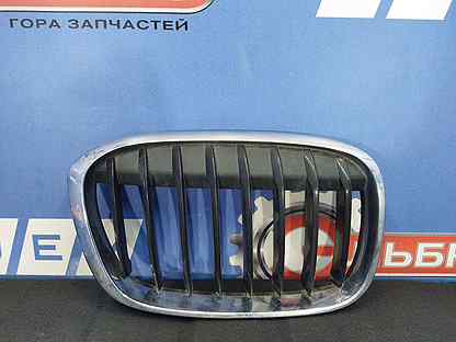 Решетка радиатора правая BMW X1 F48 2015-2023