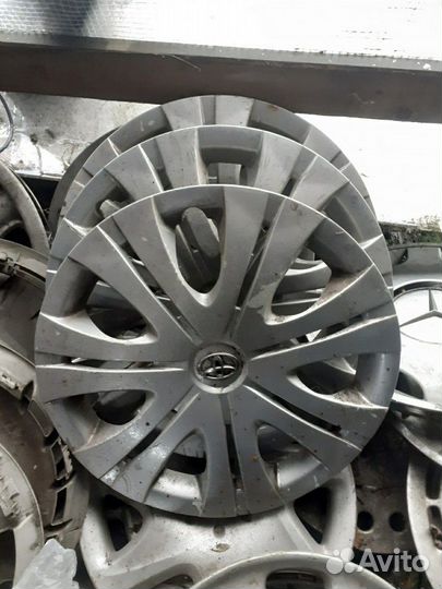 Toyota corolla колпак колесный