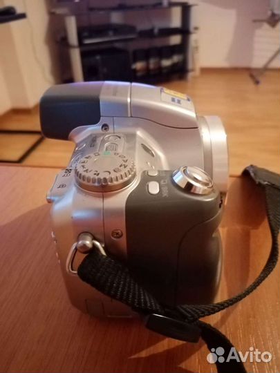 Компактный фотоаппарат
