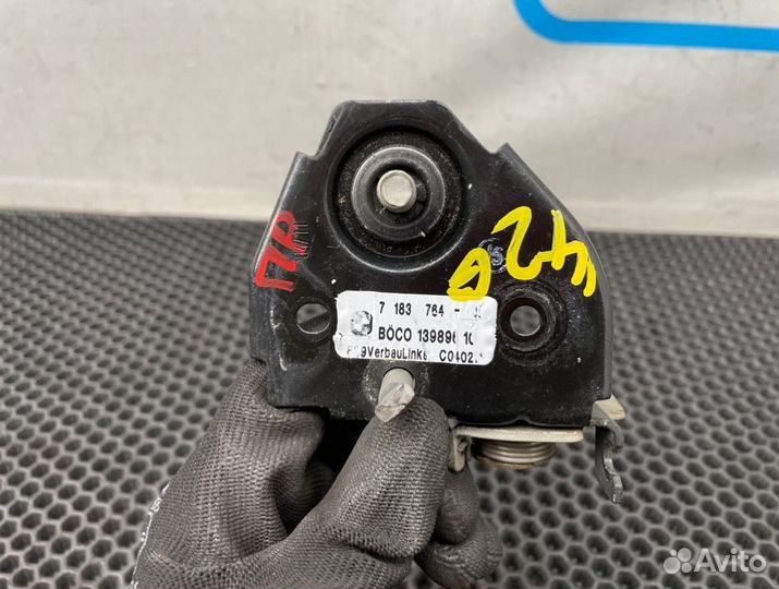 Крюк капота правый Bmw 5-Series F10 N52B25A 2.5