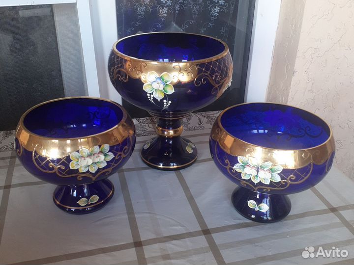 Ваза на ножках богемия