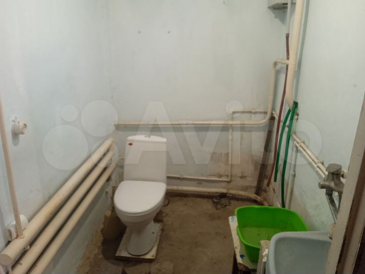 4-к. квартира, 70 м², 1/1 эт.