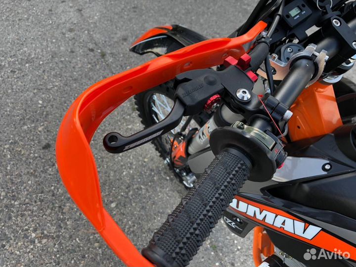 Кроссовый мотоцикл 250 см3 zuumav
