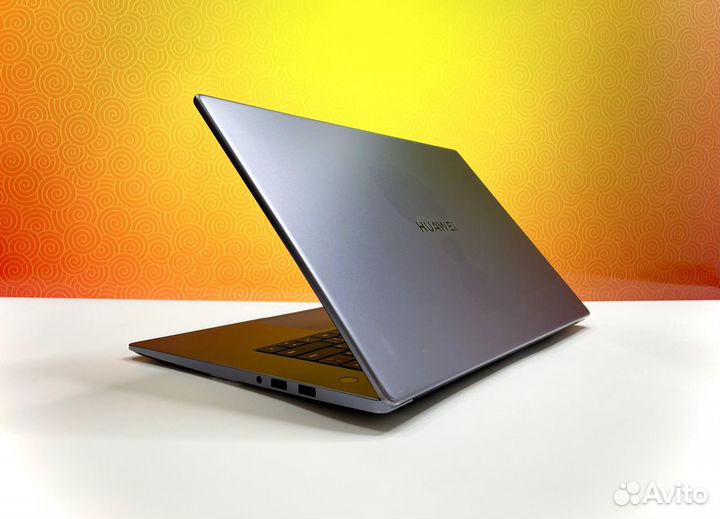 Ультрабук Huawei Matebook 15 / Core i5 / SSD