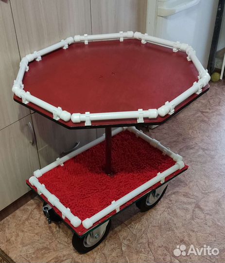 Журнальный стол на колесах