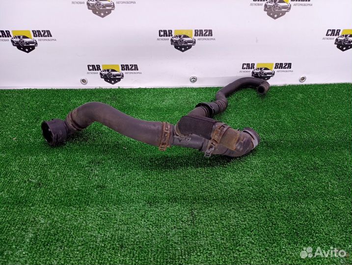 Патрубок системы охлаждения Audi Q3