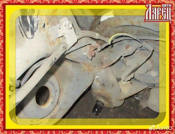 Балка подвески Toyota Noah ZRR70G