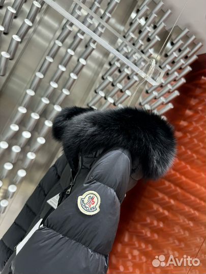 Пуховик Moncler