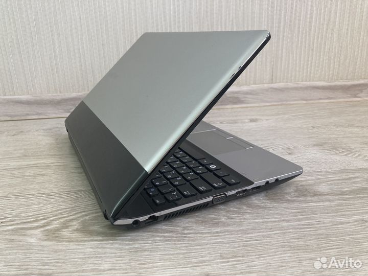 Samsung 15.6