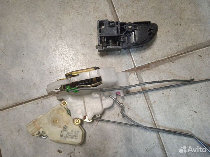 Замок двери subaru impreza GD,GDA,GG,GGA