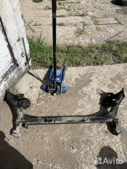 Балка задняя skoda rapid