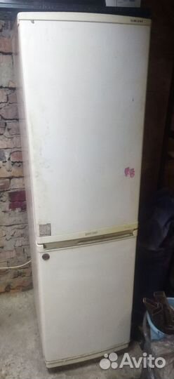 Холодильник на запчасти samsung