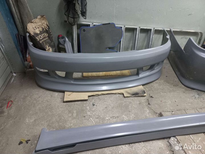 Обвес Тойота Марк 2 90. Цельные бампера пороги