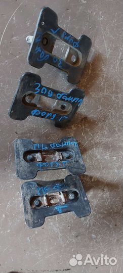 Направляющий бампера Ford Galaxy