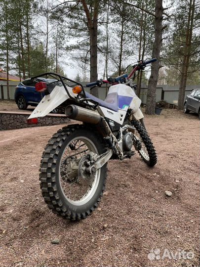 Yamaha XT225 Serow