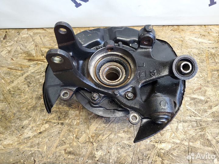 Ступица задняя левая Toyota Mark II JZX100