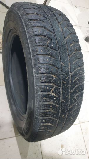 Шины Bridgestone 225 65 r17 зимние бу