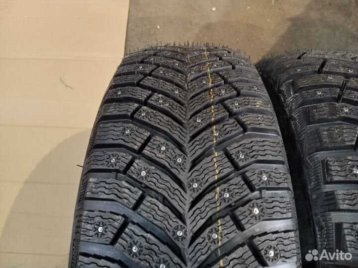 Michelin X-Ice North 4 215/60 R17