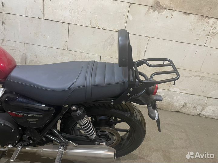 Спинка, багажник для Triumph