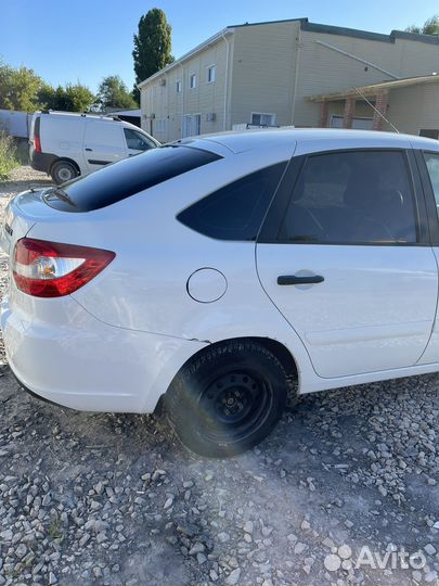 LADA Granta 1.6 МТ, 2018, 100 000 км