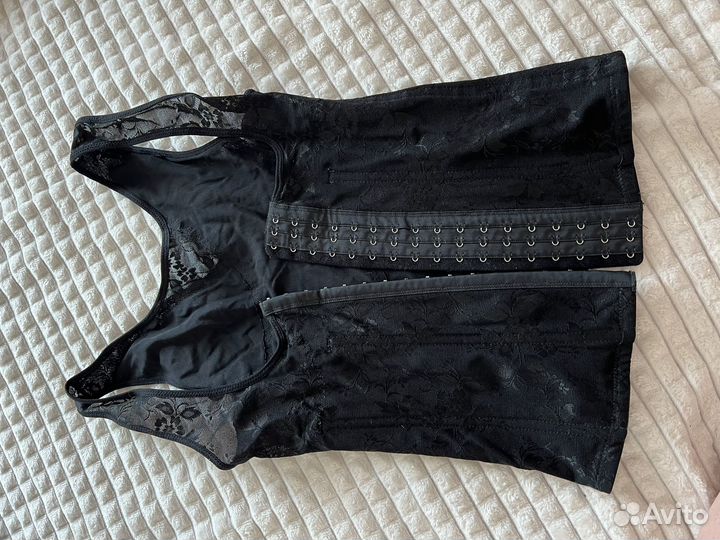 Утягивающий топ