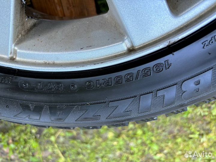 Bridgestone Blizzak Spike-01 195/55 R16 87T