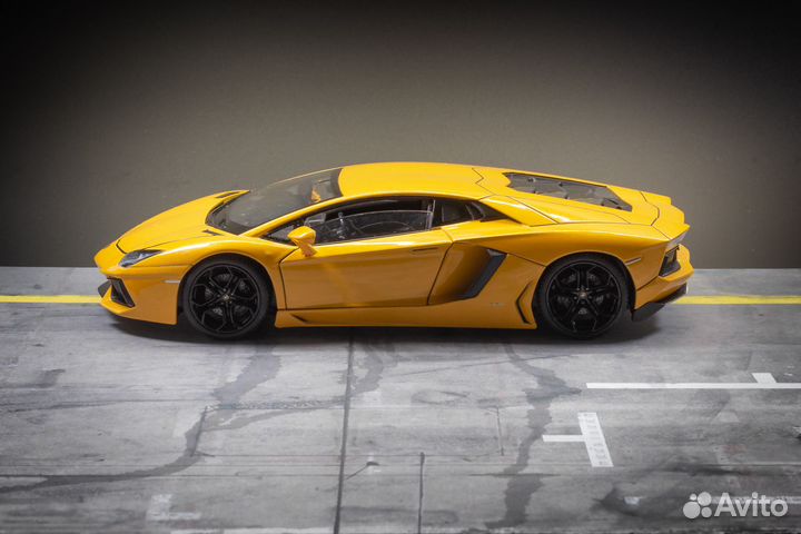 Lamborghini Aventador 1/24