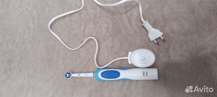 Зубная щетка Braun электрическая