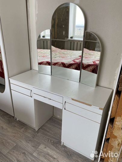 Спальный гарнитур бу