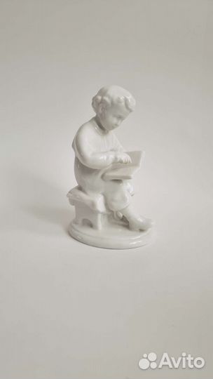 Фарфоровая статуэтка Юный Ленин лфз