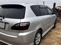 Toyota Ipsum 2.4 AT, 2005, 301 000 км, с пробегом, цена 1 100 000 руб.