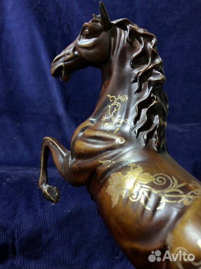 Статуэтка конь на дыбах, верблюд,олень, козерог