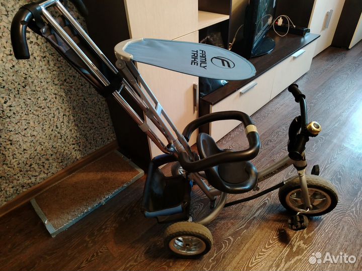 Велосипед для малышей с ручкой