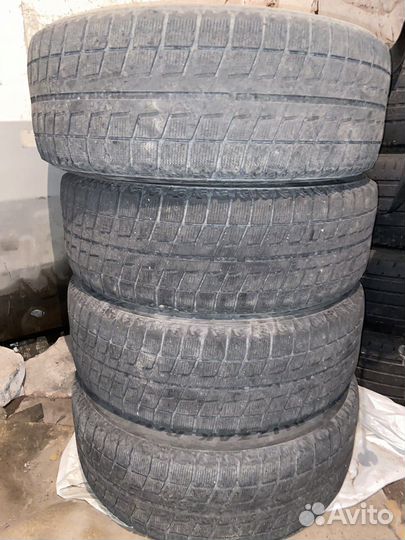 Bridgestone Blizzak Revo2 215/65 R16
