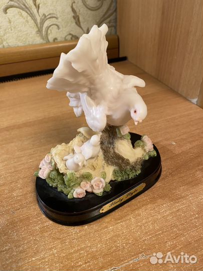 Статуэтка голуби