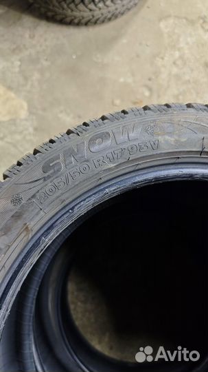 Kormoran Snow 205/50 R17 93V