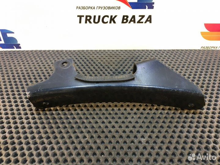 Кронштейн крыла правого правый Daf XF105