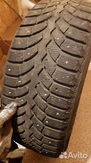 Bridgestone Blizzak Spike-01 215/55 R17