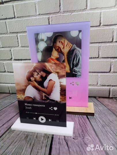 Трек пластинка на стекле с фотографией