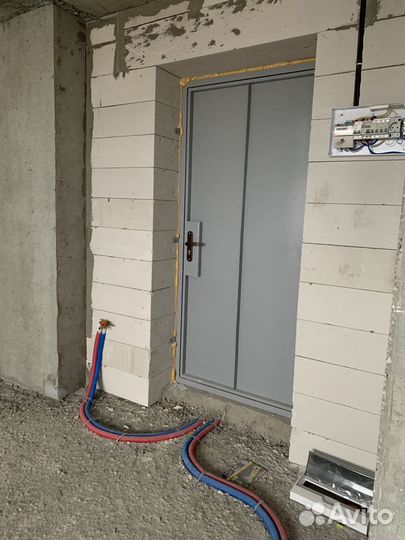 Дверь входная металлическая новая