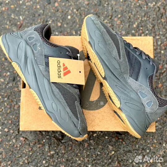 Кроссовки adidas yeezy boost 700 мужские