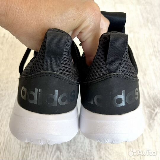 Adidas кроссовки 34;35 новые