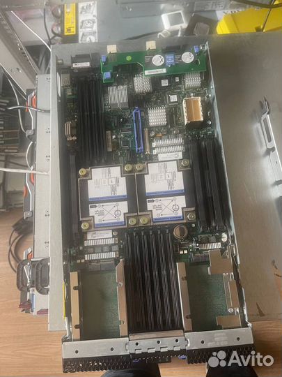 Блейд-сервер IBM