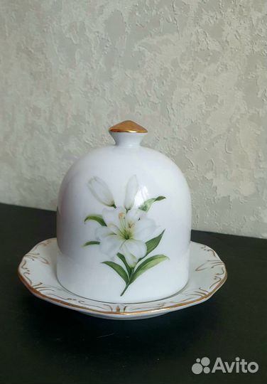 Лимонница лилия