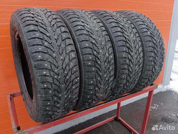 Nokian Tyres Hakkapeliitta 9 SUV 235/60 R18 107T