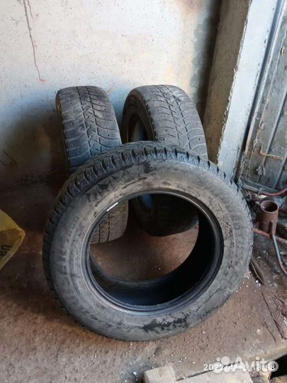 Bridgestone Ice Cruiser 7000 235/65 R17