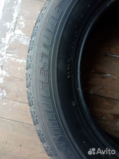 Bridgestone Blizzak Revo GZ 215/60 R16 95S